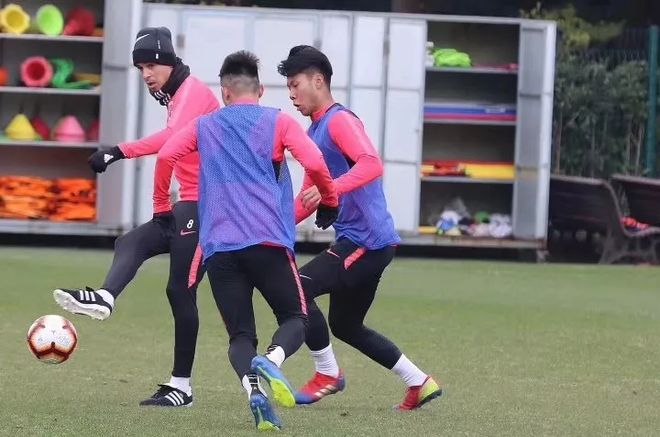 包含人新赛季展望不明，备战困难的词条