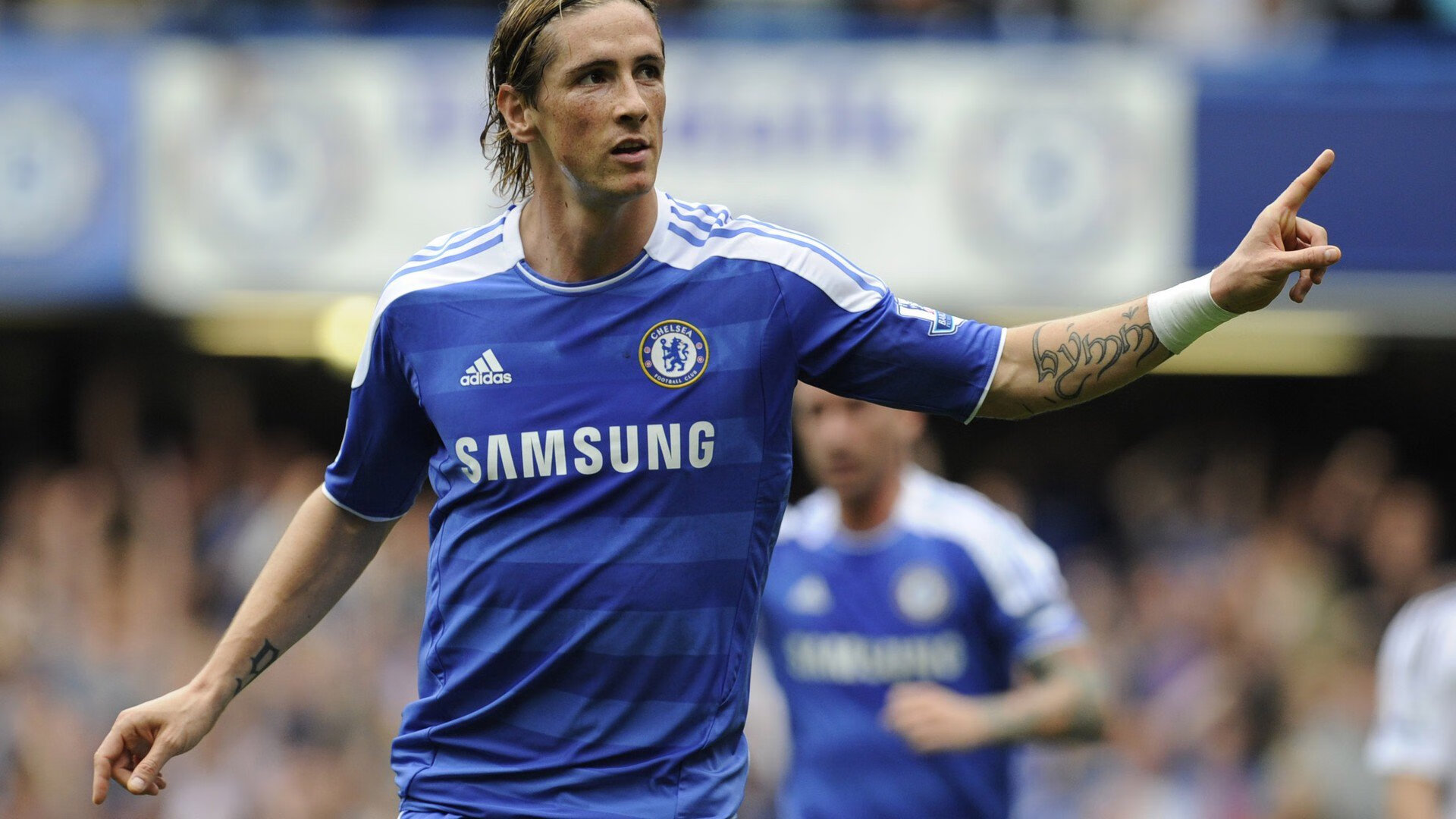 赛道上的绝杀时刻,勒克莱尔高光表现助梅赛德斯力克威廉姆斯