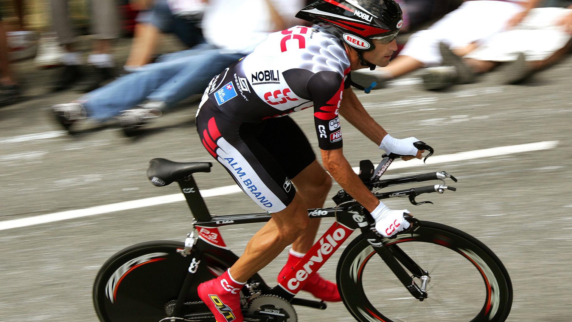 雷霆之夜，杜兰特化身赛场烈焰，青岛防线在风暴中崩塌
